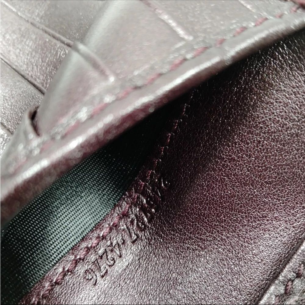 Gucci Burgundy Bifold Wallet Guccissima Lovely Heart French Flap Compact Wallet - Picture 7 of 8